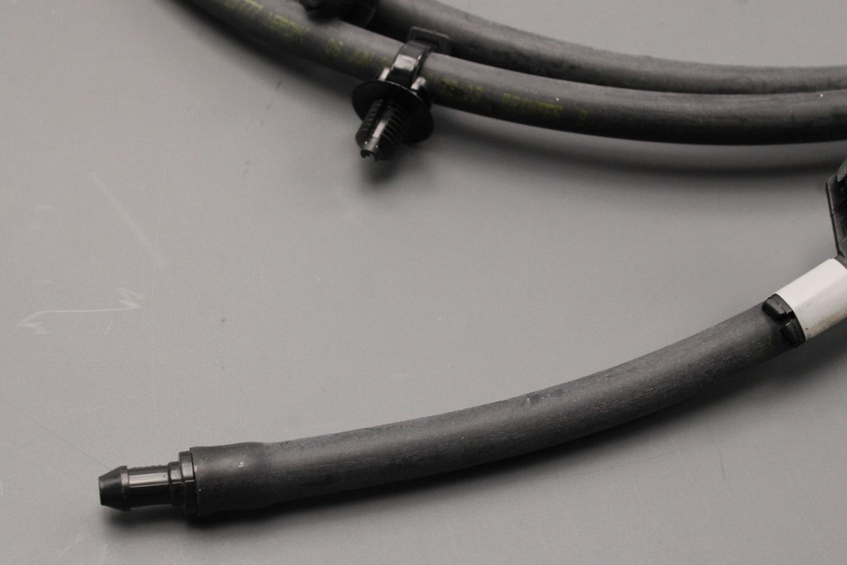 Jaguar E-Pace 2017-on screenwash hose (upper) J9C13798