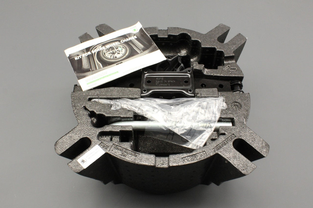 Skoda Octavia VRS 2013-20 spare wheel tool kit 5E0093860C