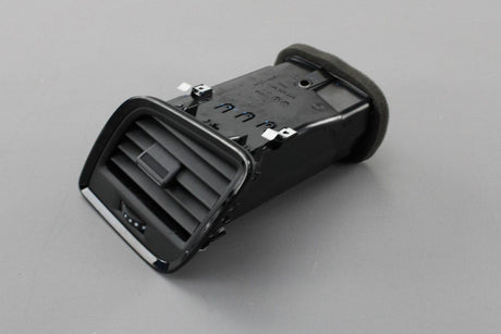 SEAT Ateca 16-on passenger front dashboard air vent (RHD) 577820901A BYY