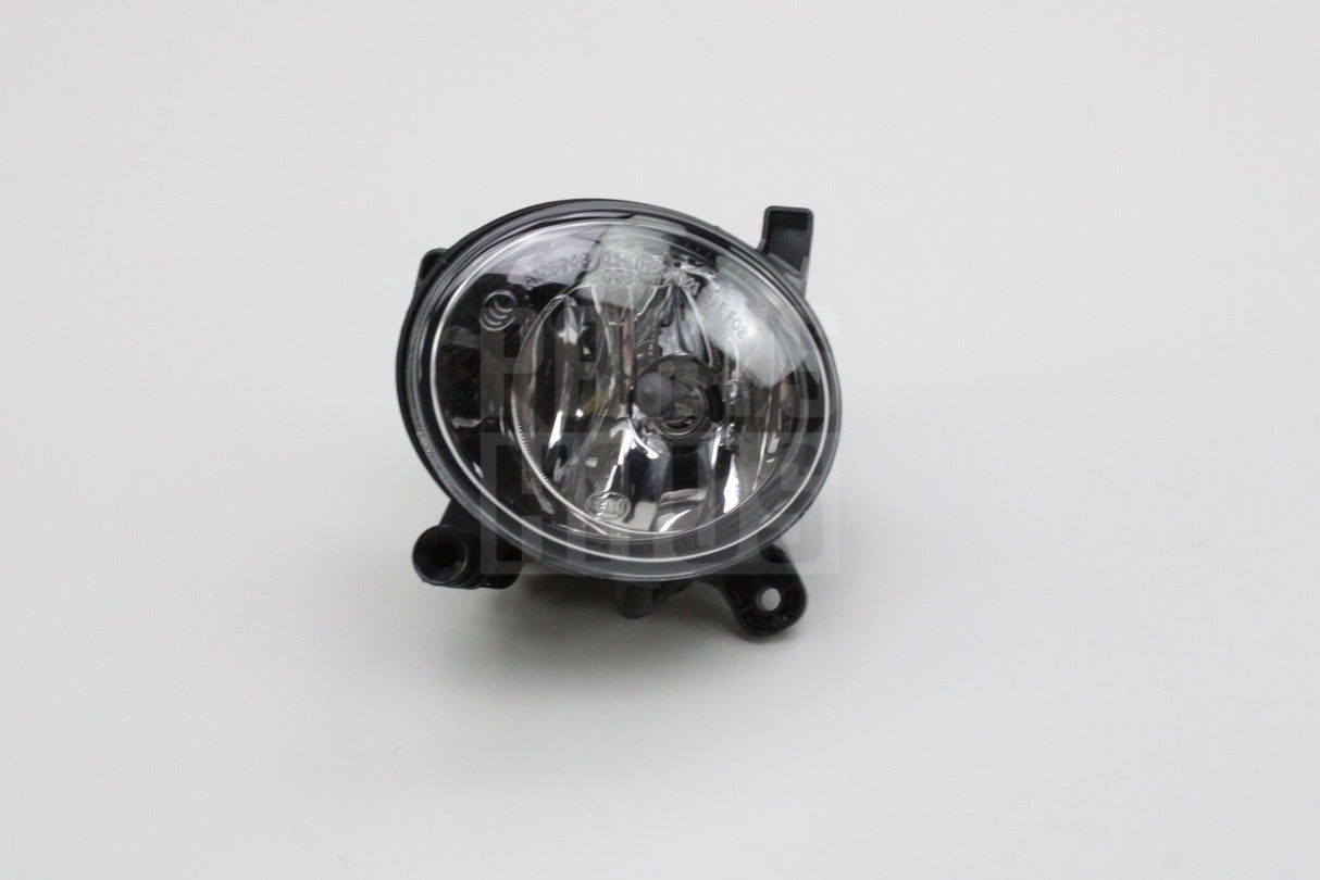 Audi A4 A6 Q5 SEAT Exeo 2008-2017 halogen fog light (left) 8T0941699J
