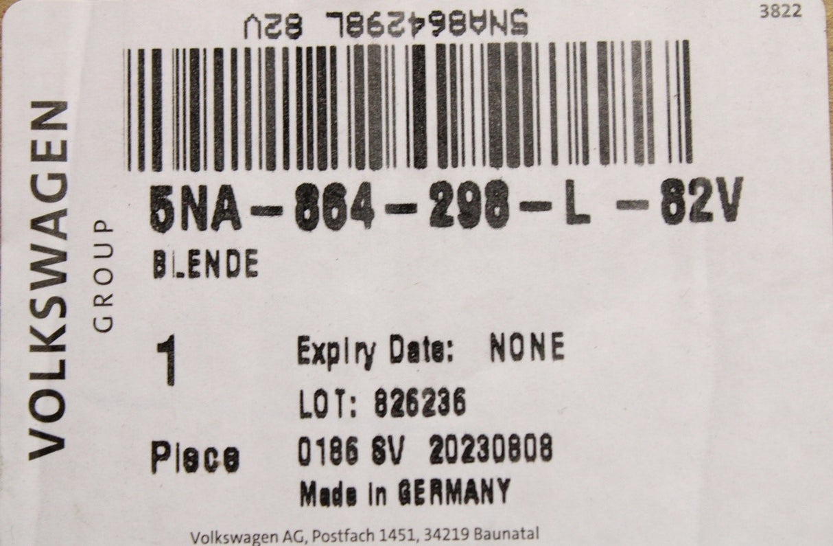 VW Tiguan 16-23 centre console armrest rear air vent trim 5NA864298L 82V