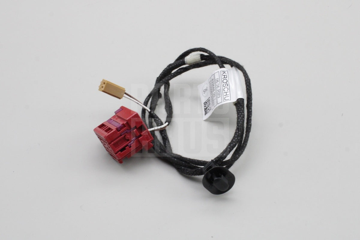Audi A3 S3 RS3 Q4 e-tron front seat wiring harness (right) 8Y0971366BS