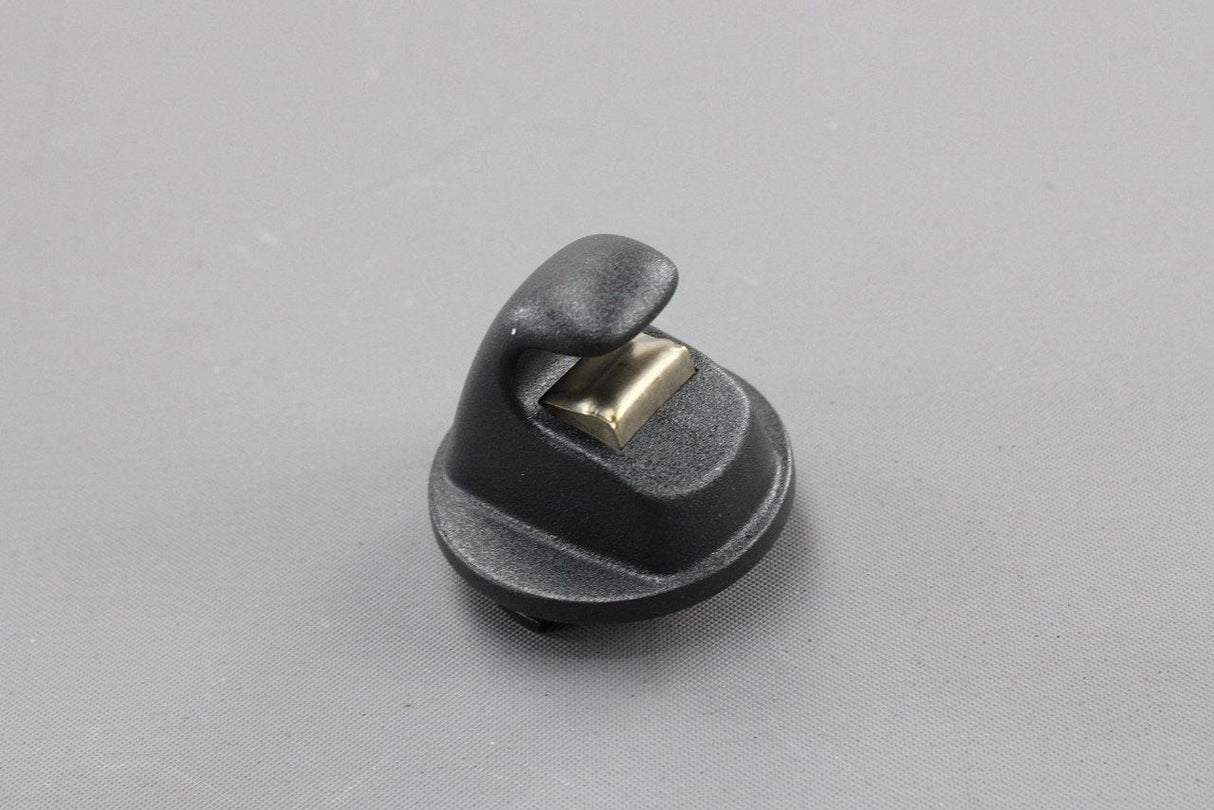 VW Golf Polo SEAT Sun visor retainer clip (titan black) 5G0857561B 82V