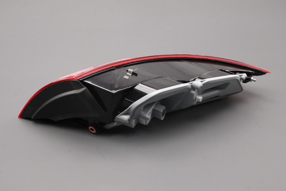 Audi TT TTS 2007-14 TTRS 2010-14 rear tail light (left) 8J0945095L