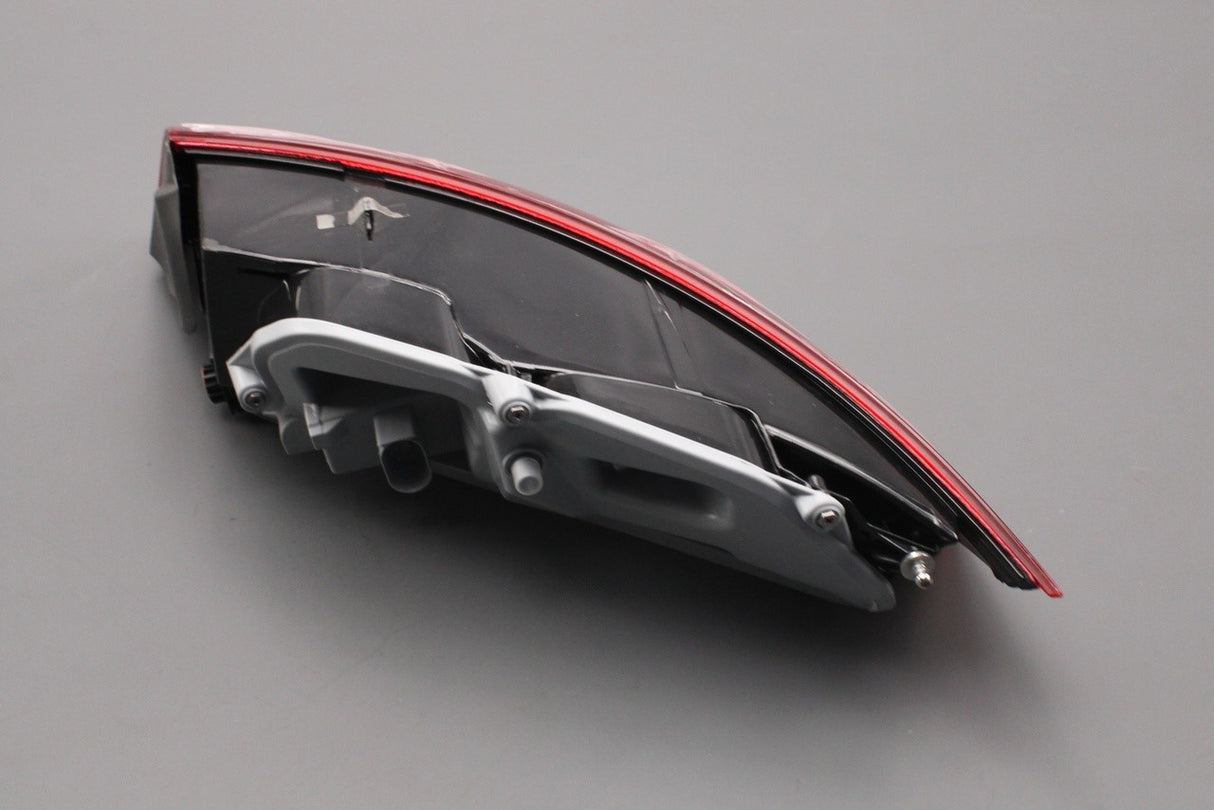 Audi TT TTS 2007-14 TTRS 2010-14 rear tail light (left) 8J0945095L