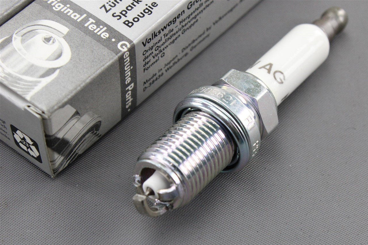 Audi A4 A6 A8 3.2 V6 spark plugs set (x6) 101905621