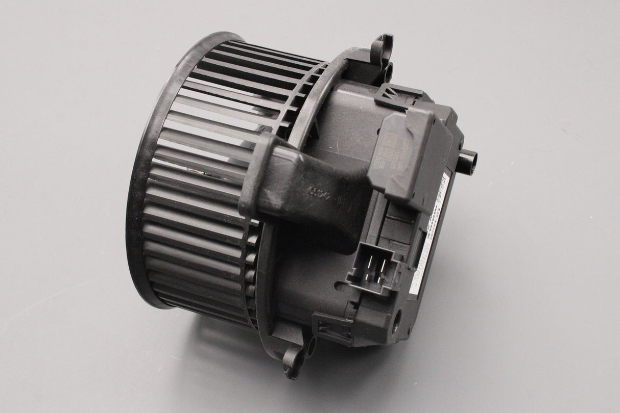 VW Touareg Audi A6 Q8 RS7 16-on heater blower fan motor (RHD) 4M2820021A