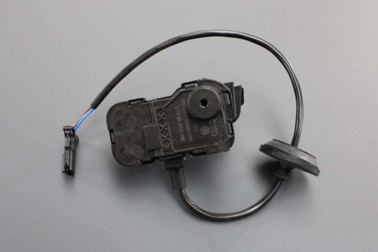 VW Polo 6R 6C AW fuel filler cap door actuator (rear right) 6C0810773