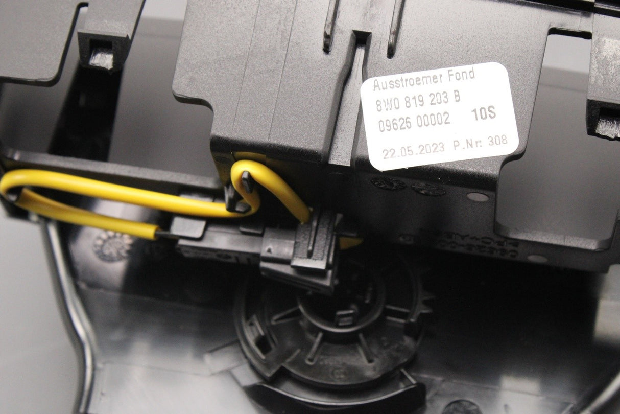 Audi A4 S4 A5 S5 RS4 RS5 2016-on rear heater vent 8W0819203B 6PS