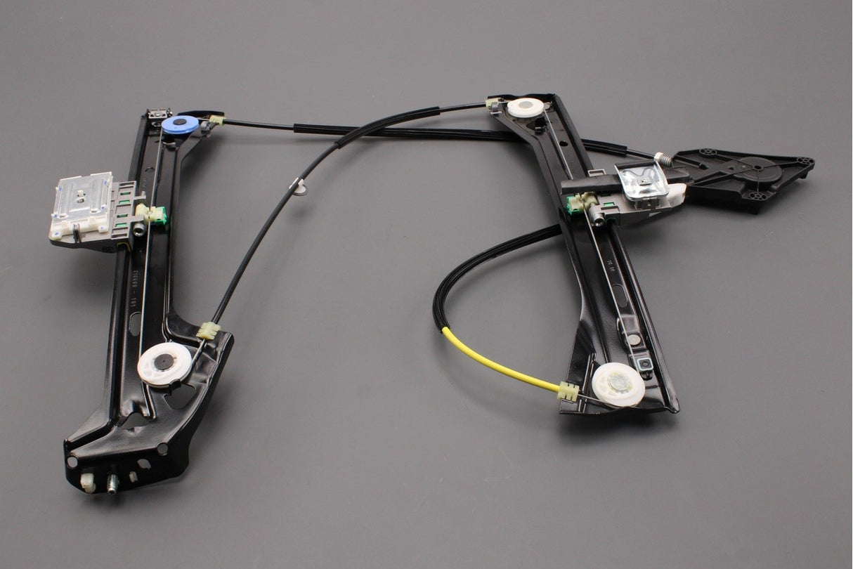 Audi TT TTS TTRS 2015-2024 window regulator (right) 8S0837462