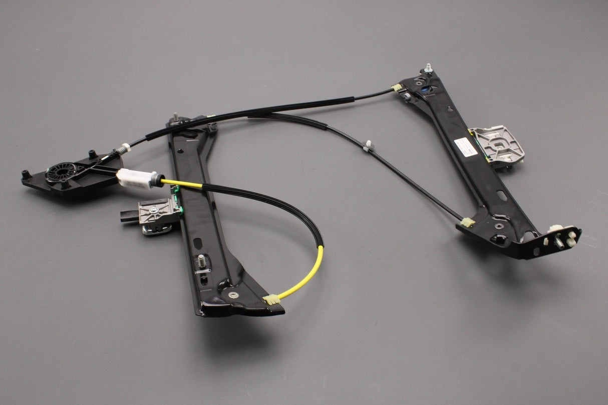 Audi TT TTS TTRS 2015-2024 window regulator (right) 8S0837462