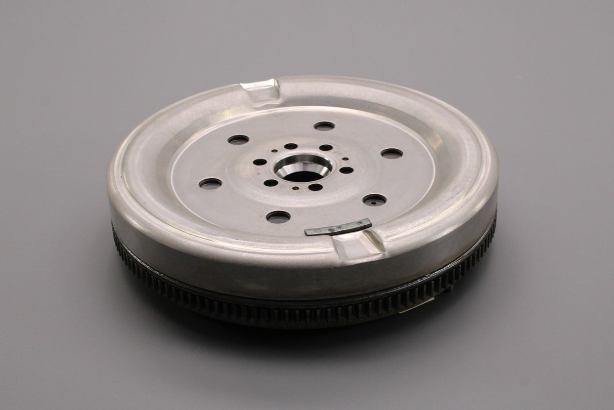 VW Caddy Audi Q3 Skoda 2017-on dual mass flywheel (6-speed) 05E105266E