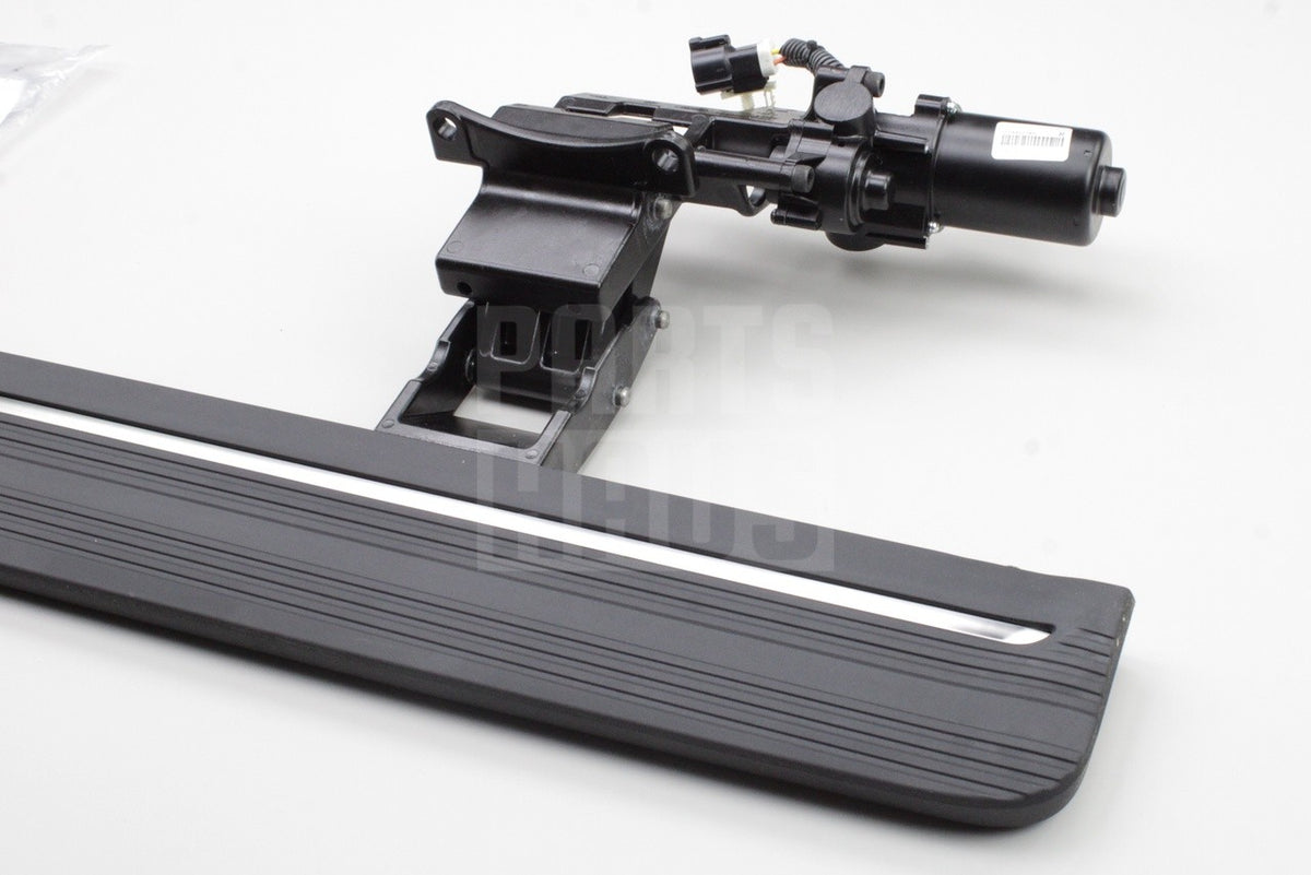 Jaguar F-Pace 2016-on deployable side step (right) T4A12780