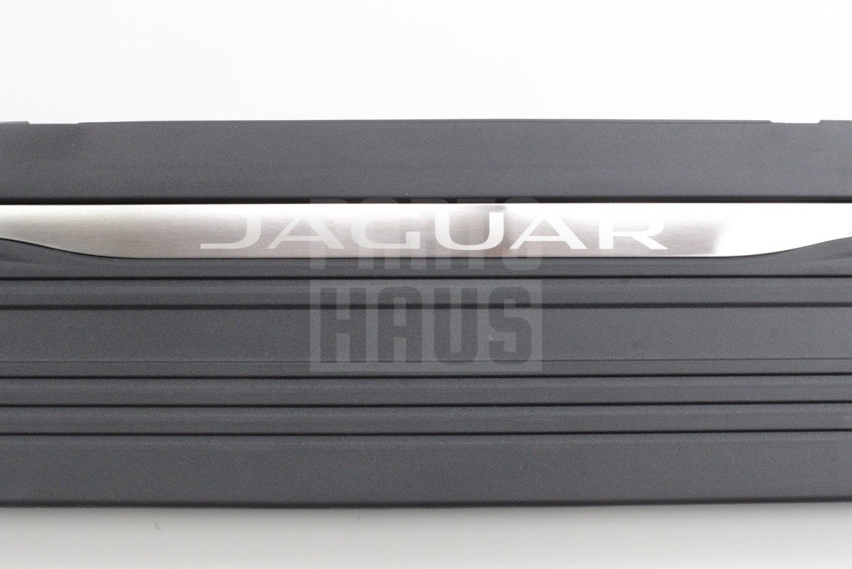 Jaguar F-Pace 2016-on deployable side step (right) T4A12780