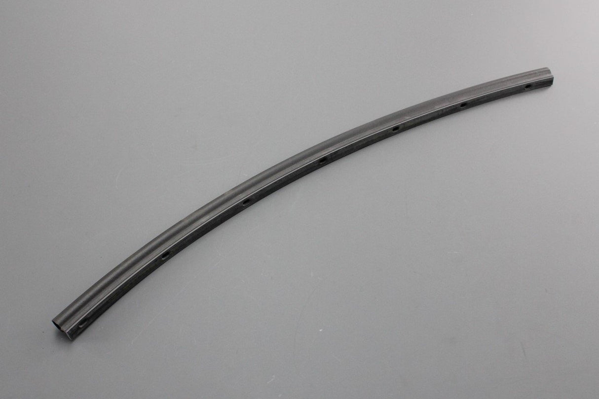 Volvo S70 lower door seal 9133593