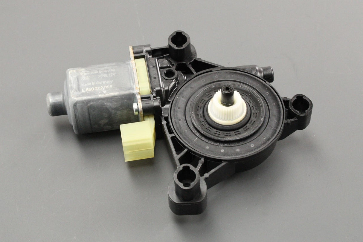 VW Tiguan Skoda SEAT Ateca 2016-on window motor (rear right) 5Q0959408E