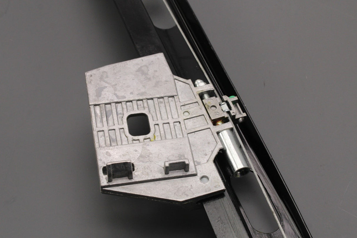 Audi A4 S4 RS4 Cabriolet B6 B7 03-09 window regulator (right) 8H0837462A