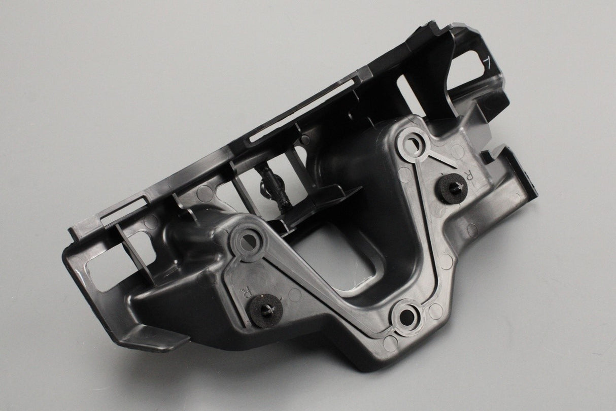 Range Rover Sport 2005-2013 bumper bracket (rear right corner) LR013858