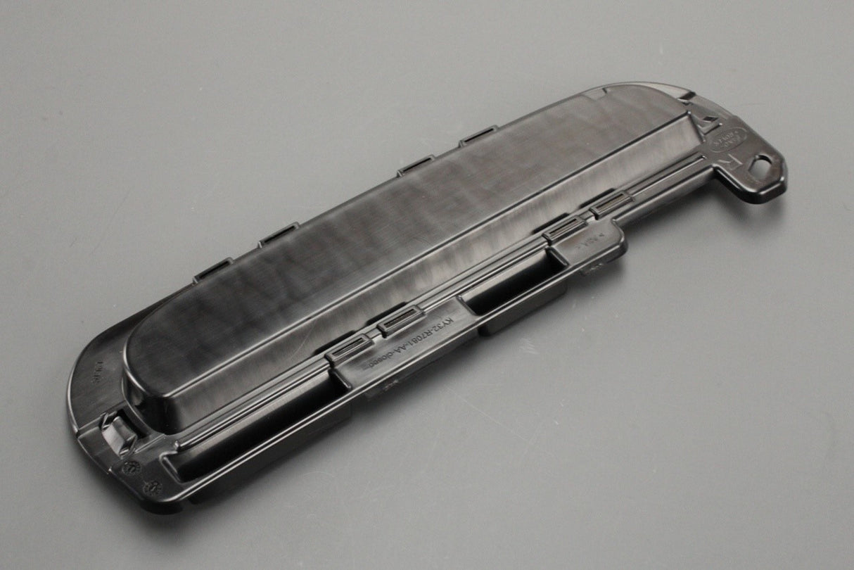 Land Rover Discovery 5 2017-on bumper air intake insert LR136744