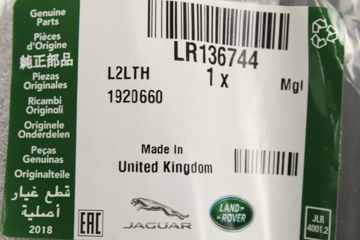 Land Rover Discovery 5 2017-on bumper air intake insert LR136744