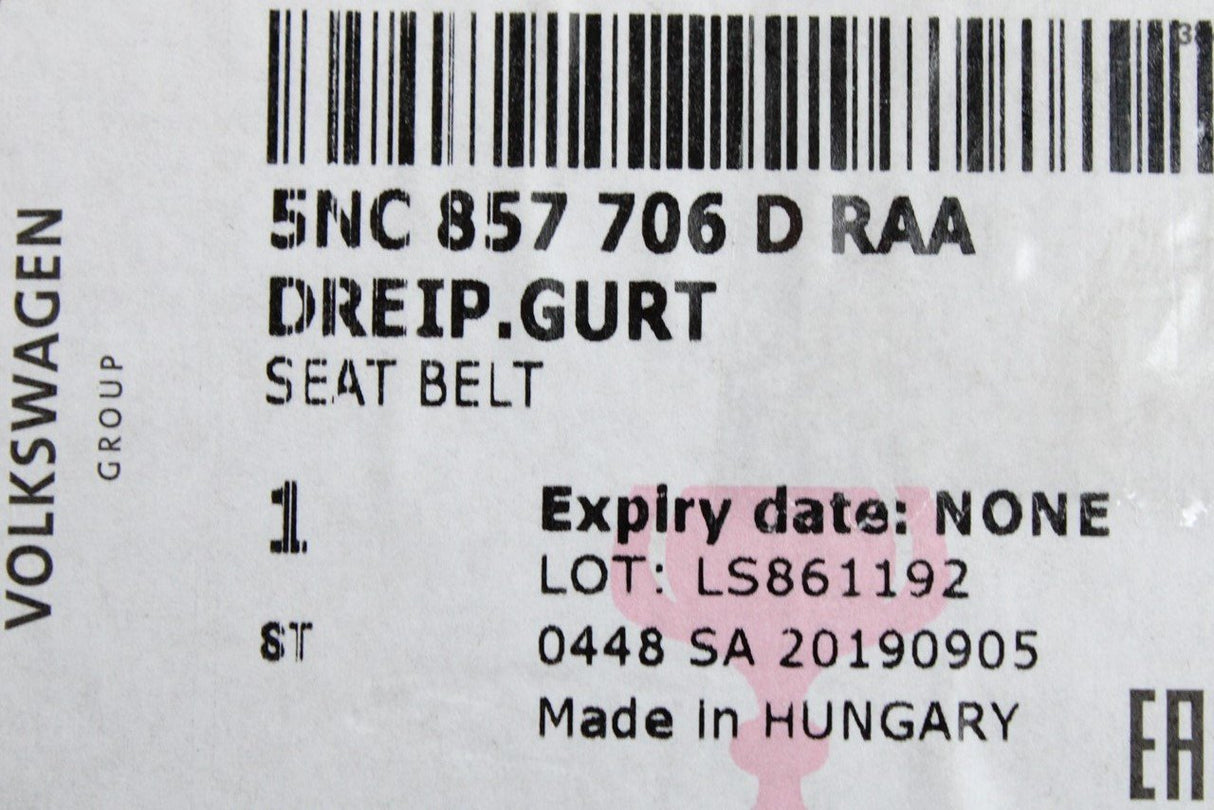VW Tiguan 2016-on seat belt with tensioner (front right) 5NC857706D RAA