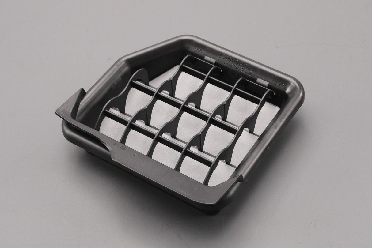 VW Golf MK5 04-09 MK6 Scirocco rear air vent trim (right) 1K0819466B