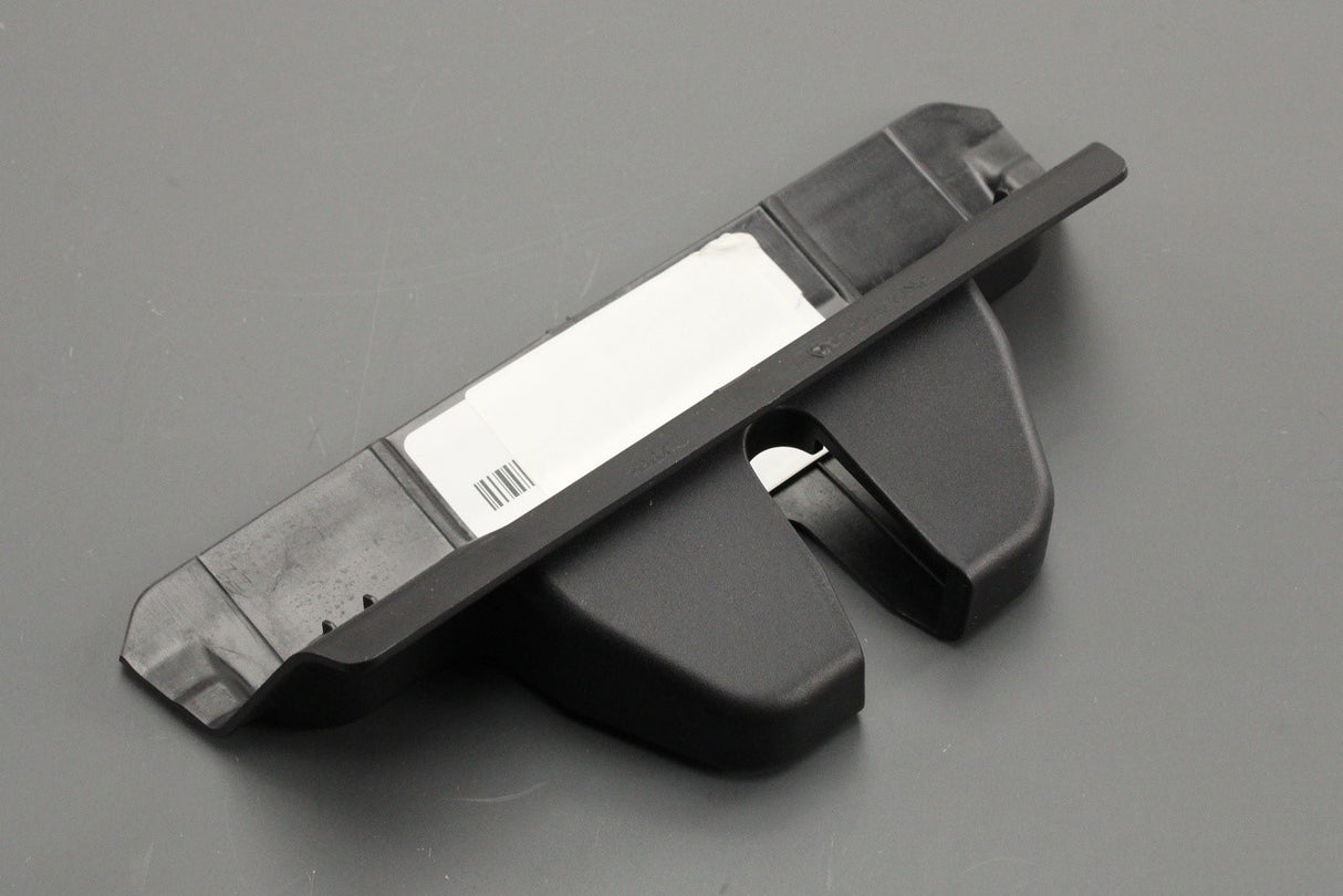 Land Rover Discovery Sport 2015-on boot latch bezel LR061213