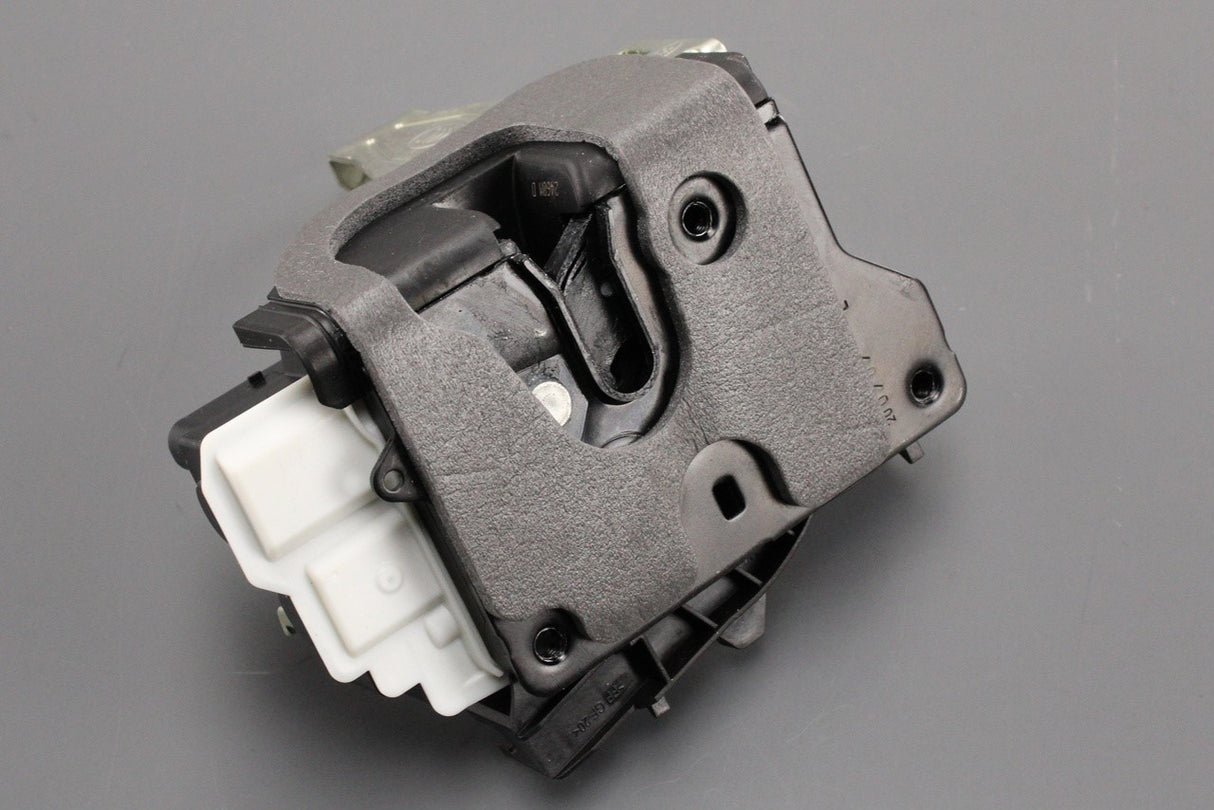 Land Rover Defender Discovery Evoque 12-on LHD door lock latch LR070438