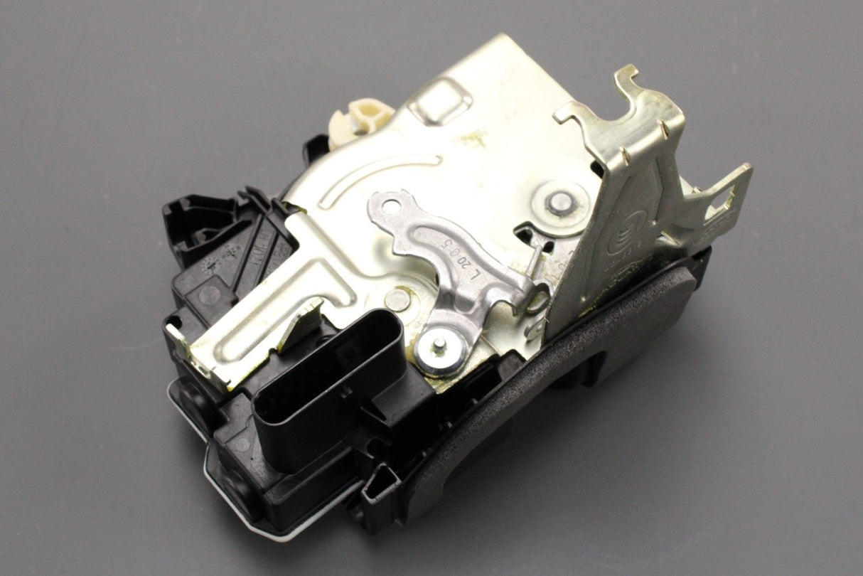 Land Rover Defender Discovery Evoque 12-on LHD door lock latch LR070438