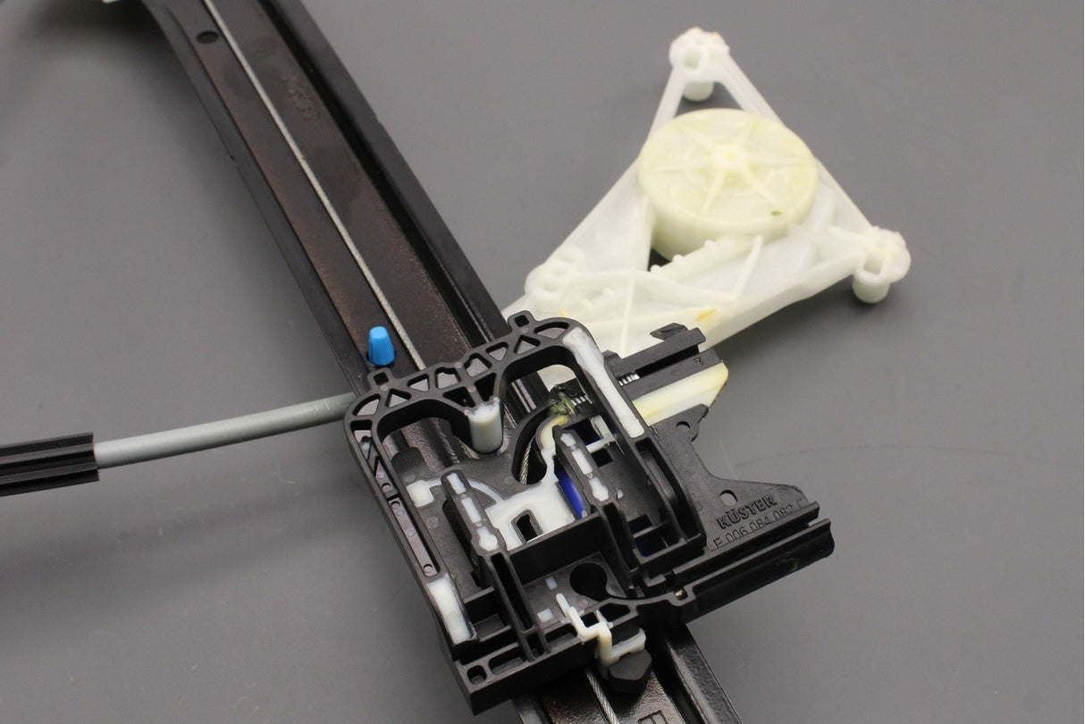 Audi A3 Saloon 2013-2021 window regulator (front right) 8V4837462