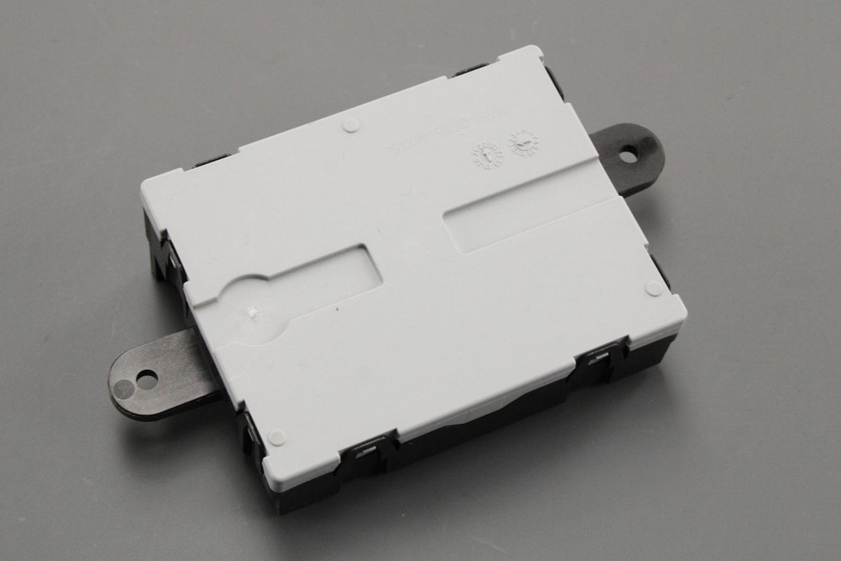 Land Rover Defender 20-on door control module (front passenger) LR170983