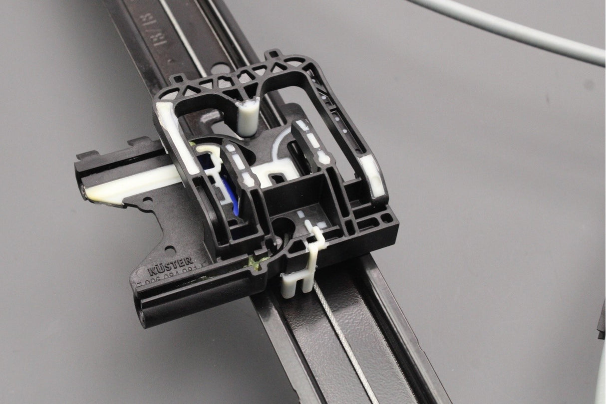 Audi A3 Saloon 2013-2021 window regulator (front right) 8V4837462