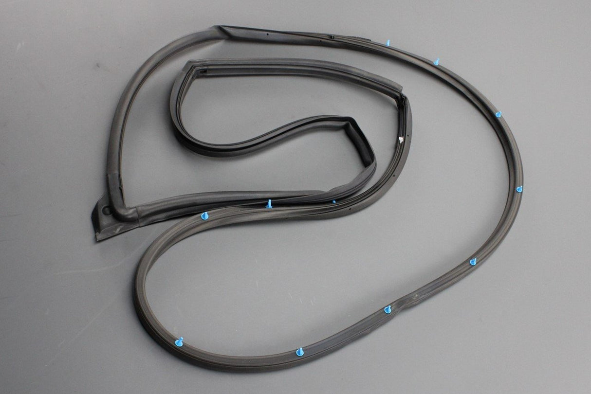 Honda front door weatherstrip (right) 72310-TF0-003