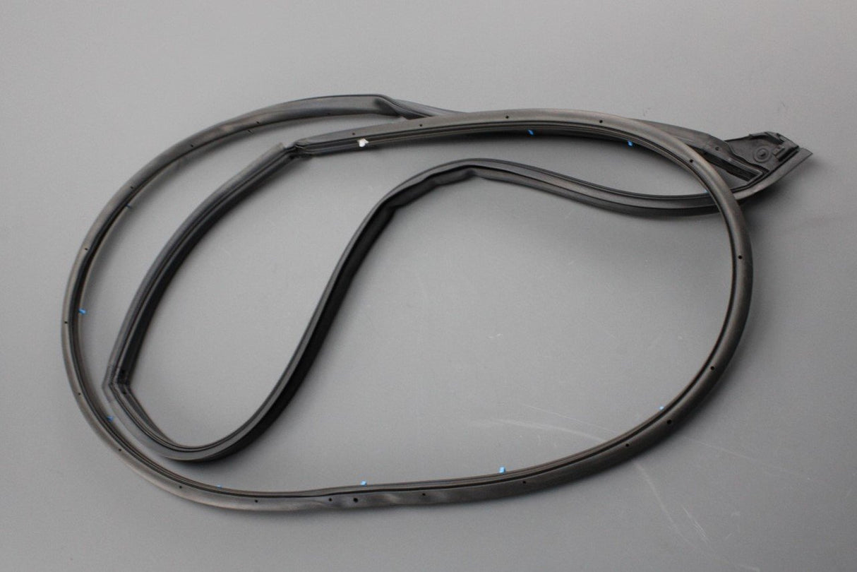 Honda front door weatherstrip (right) 72310-TF0-003