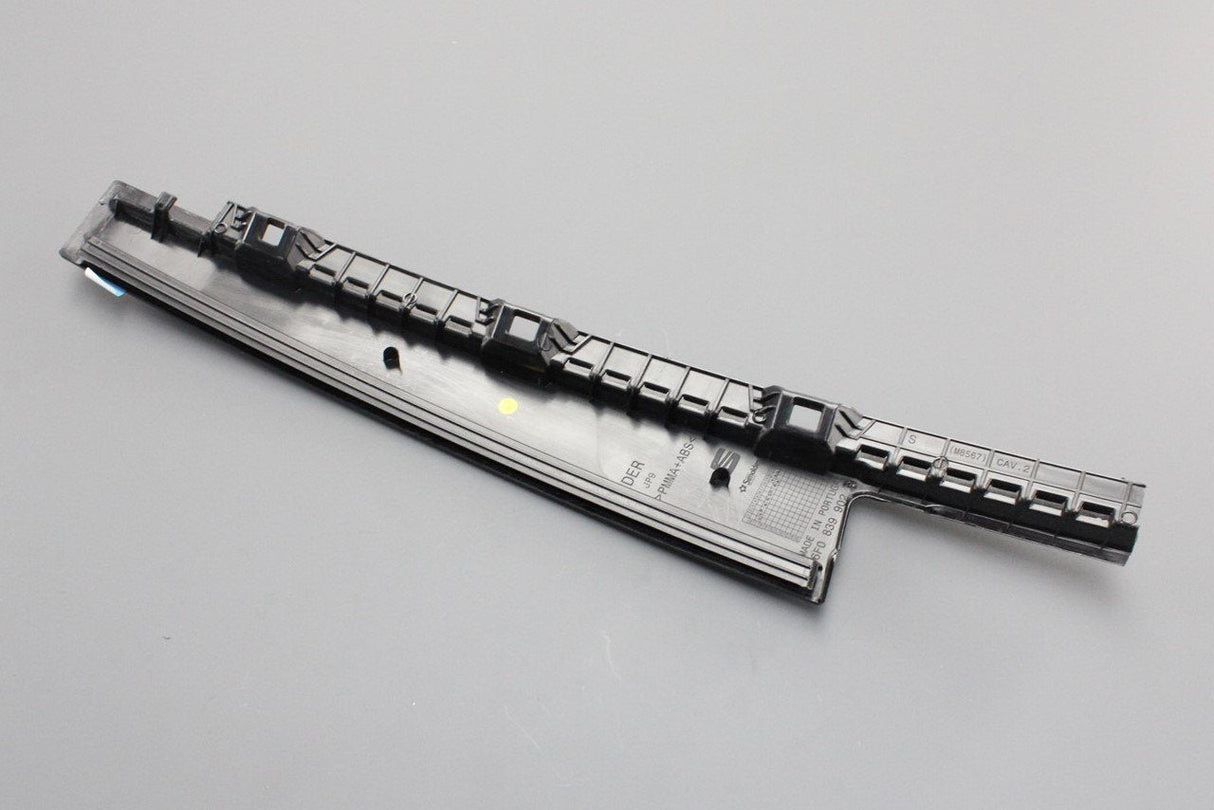 SEAT Ibiza 18-on outer door window trim (rear right) 6F0839902B 041