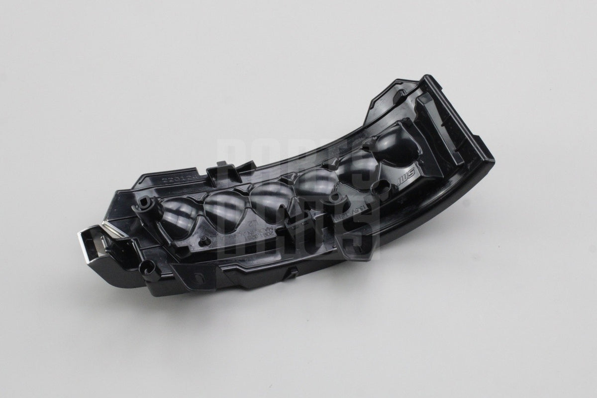 Land Rover Range Rover Evoque wing mirror indicator (left) LR048352