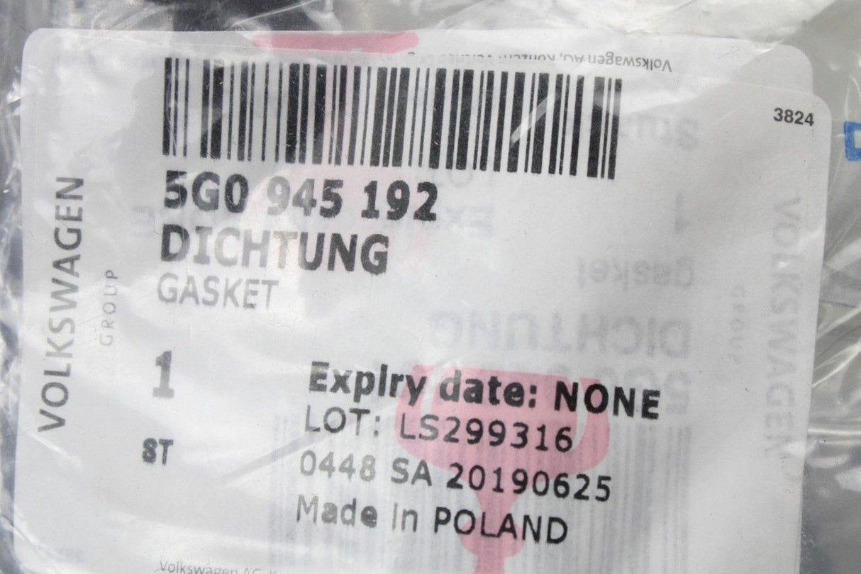 VW Golf MK7 2013-16 inner rear light gasket seal (right) 5G0945192