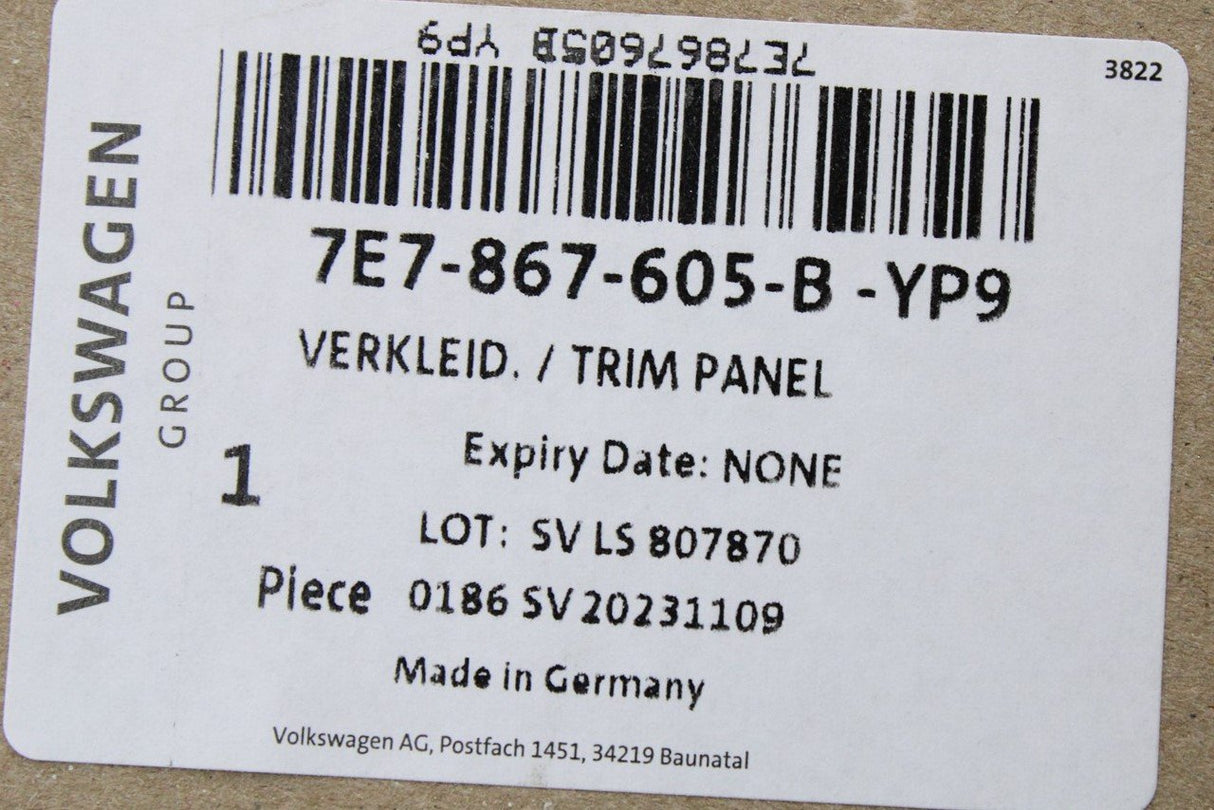 VW California T6.1 tailgate boot lid trim panel (grey) 7E7867605B YP9