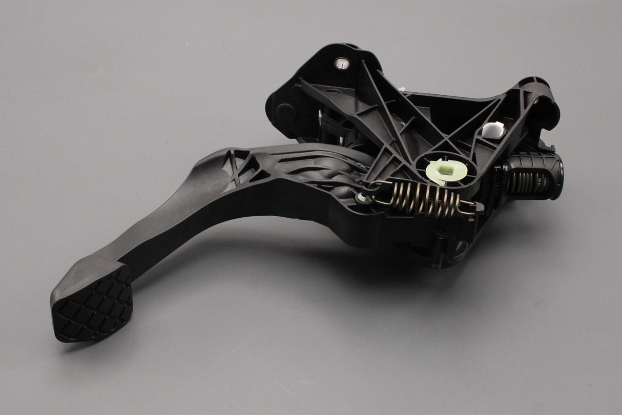 Skoda Superb 15-24 SEAT Leon 13-16 clutch pedal mechanism 5Q2721059HD