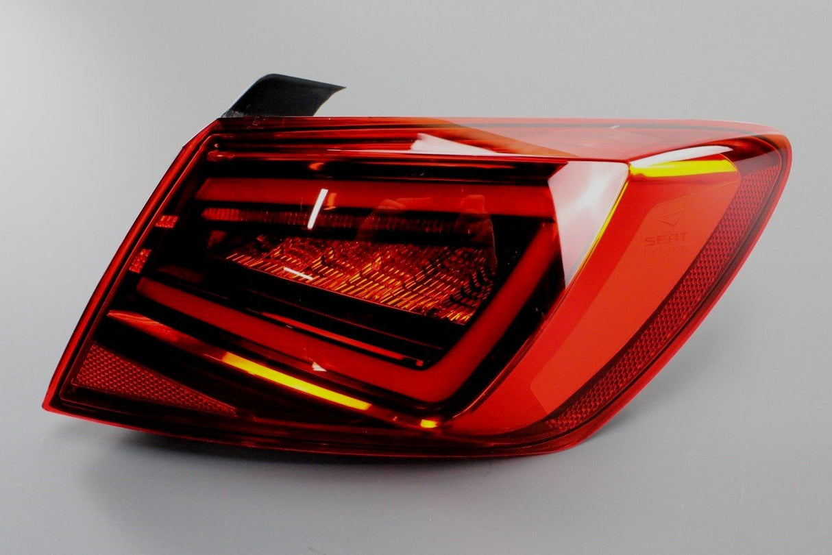 SEAT Leon FR Cupra 5F 17-20 LED tail light (rear right outer) 5F0945208F