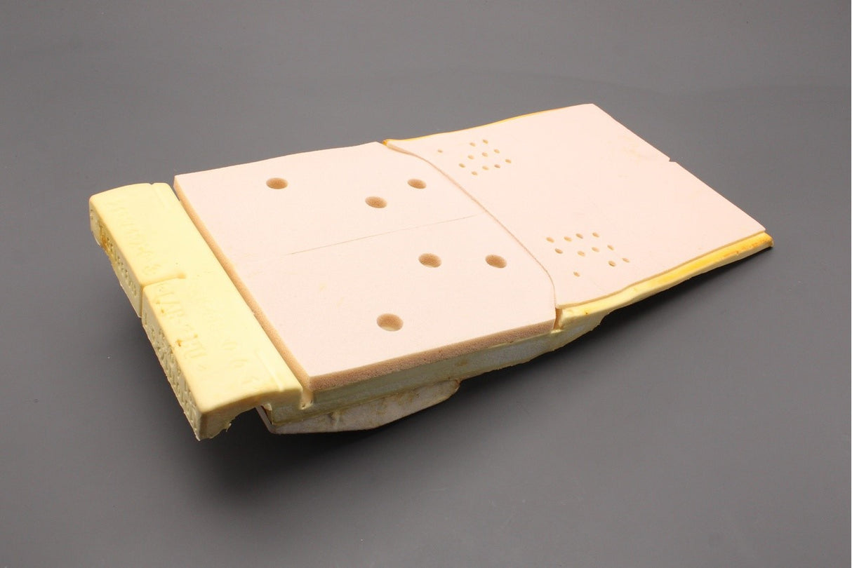 Audi Q7 Q8 RSQ8 2016-on centre seat padding (front) 4M8881361A