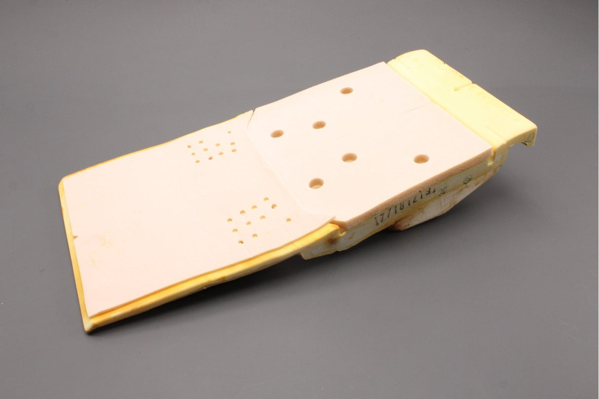 Audi Q7 Q8 RSQ8 2016-on centre seat padding (front) 4M8881361A