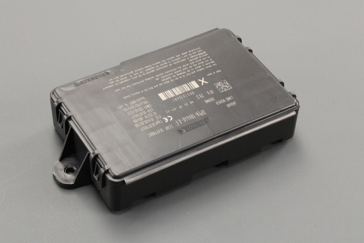 Jaguar XJ XF F-Type 2010-on door lock control module C2Z31063