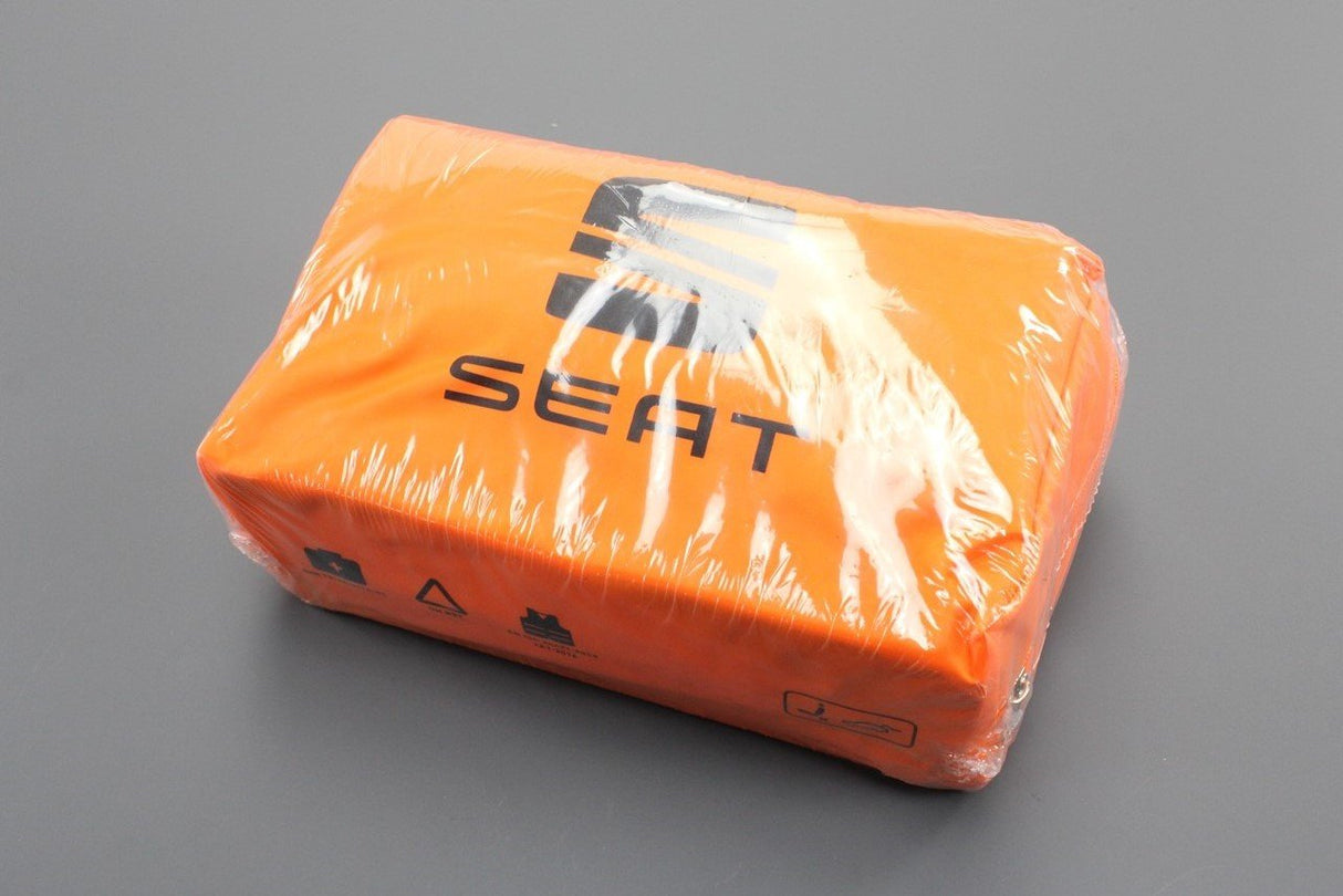 SEAT emergency safety kit with warning triangle and hi-vis 000093990AT