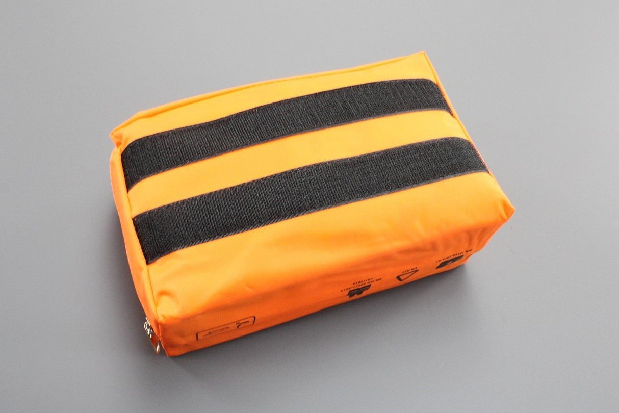 SEAT emergency safety kit with warning triangle and hi-vis 000093990AT