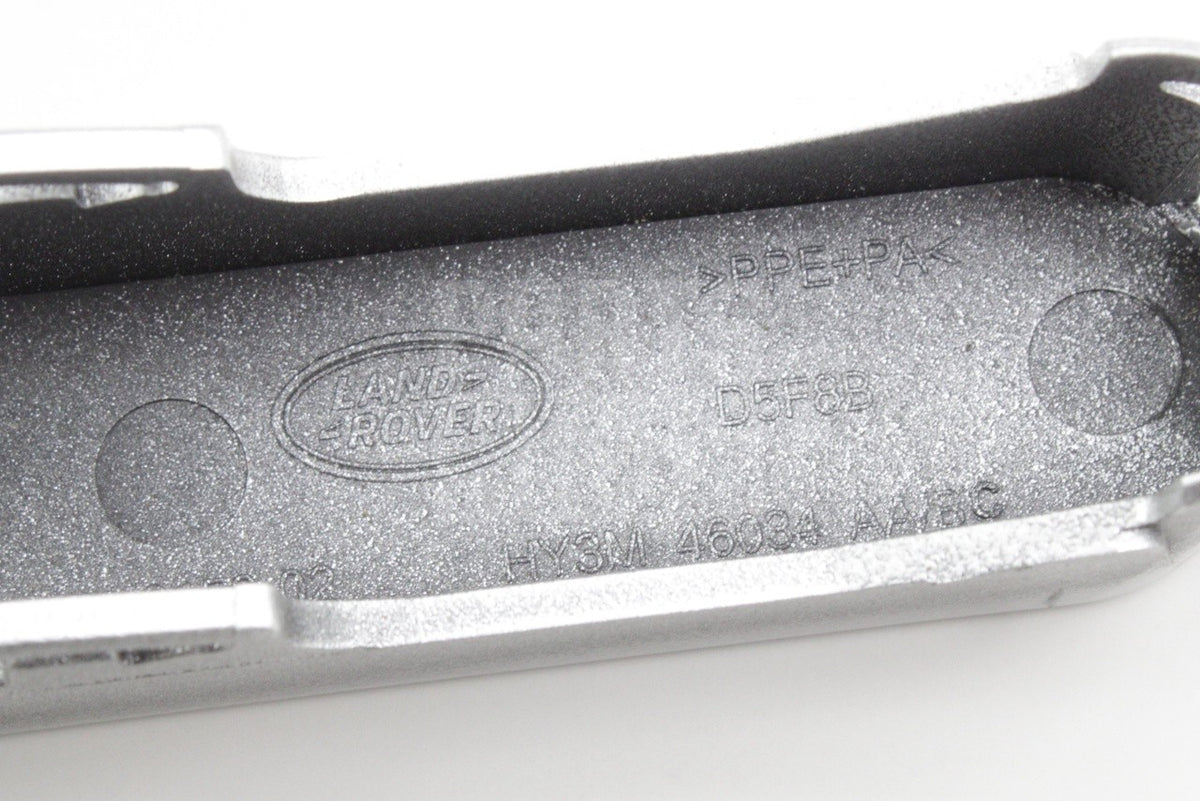 Land Rover Discovery 5 2017-on roof rail end cap (front right) LR106975