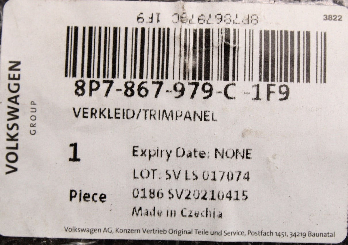 Audi A3 Cabriolet 2008-2013 tailgate boot lid trim panel 8P7867979C 1F9