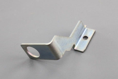 Audi R8 6 speed manual gearbox oil pressure line bracket 420317829A