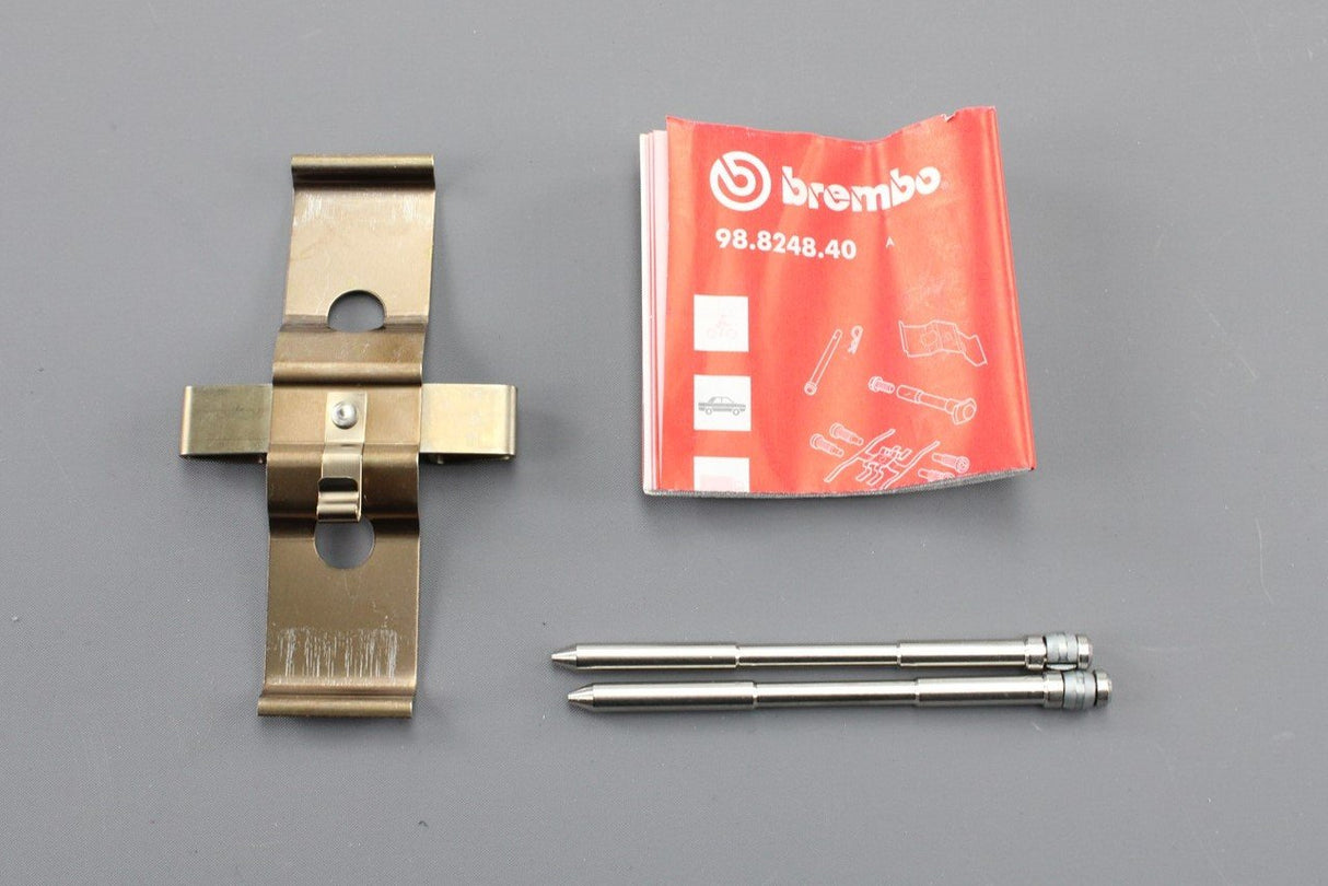 VW Touareg 7L 7P 2006-2018 Brembo brake pad fitting kit (x1) 7L6698269B