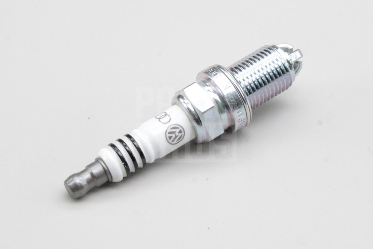 VW Passat Audi A4 A6 Skoda 1.6 1.9 2.0 2.5 spark plugs (x4) 101000033AG